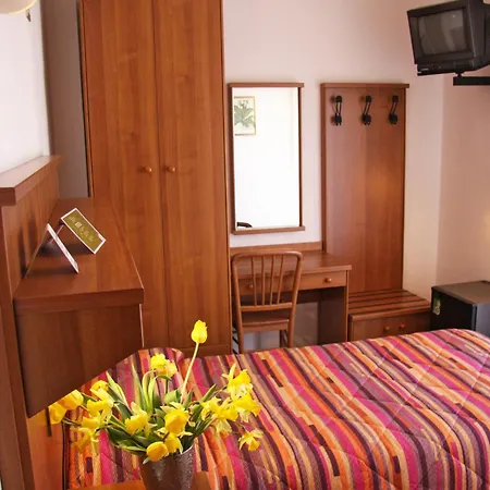 Hotel Angeles 3*