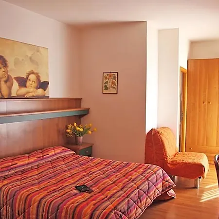 Angeles Hotel Asís